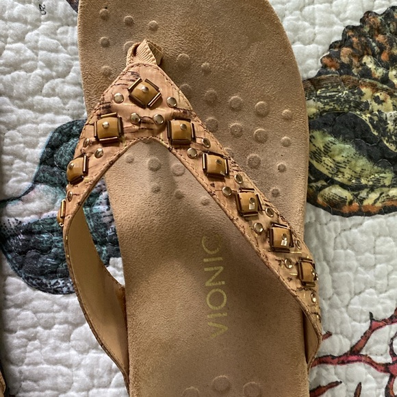 Vionic Floriana Sandals - Picture 2 of 5